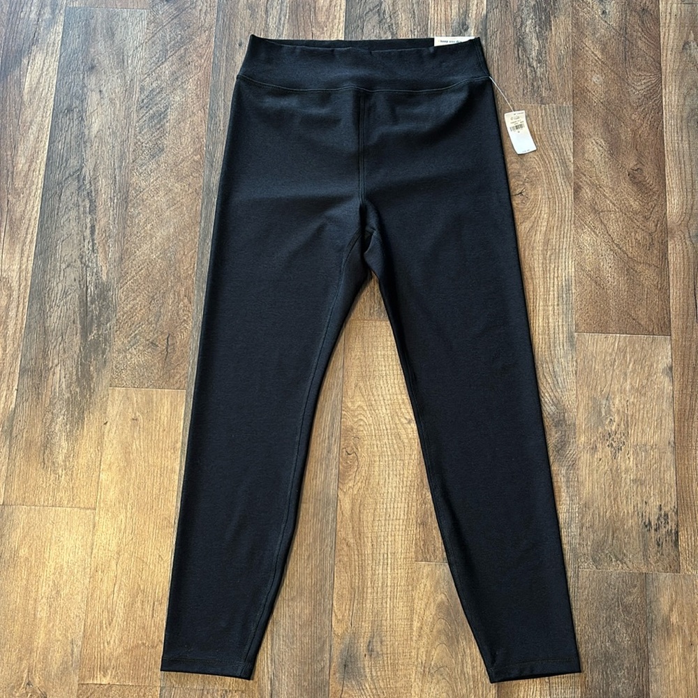 Old Navy Black High Rise 7/8 Ankle Cloud Athletic Leggings medium new with tags